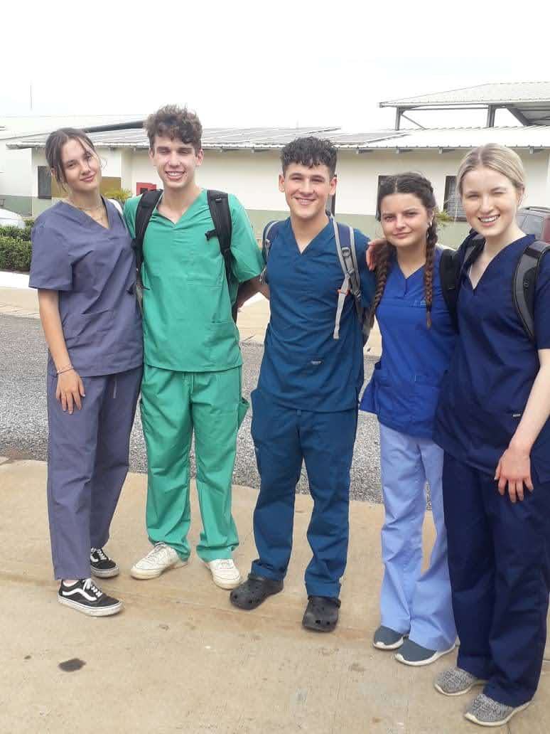 High school students in medical scrubs volunteering in Ghana – Pro-Passion Projects