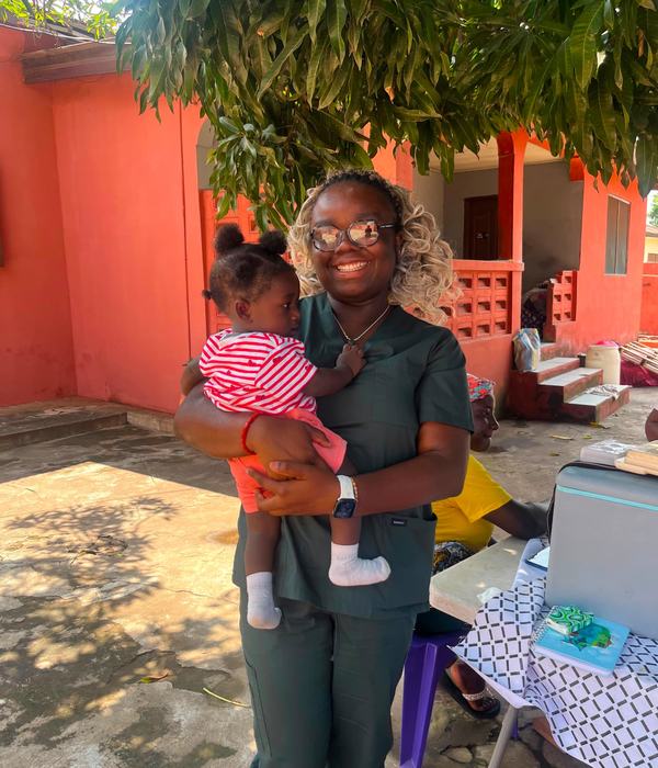 Marieanna from USA during her public health internship in La with Pro-Passion Projects